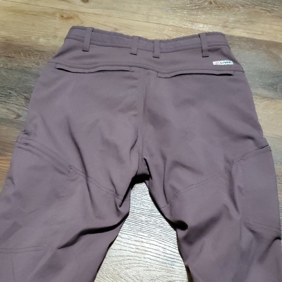 LIVSN Gray Ankle Cropped Pants with Relaxed Fit and Durable Fabric - Picture 7 of 10